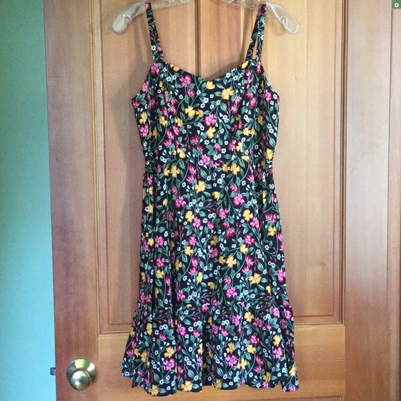 Old Navy Dresses & Skirts - This fall, wear a tee under Old Navy fit & flare!